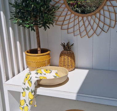 Haal de Mediterrane sfeer naar je tuin met een kunst olijfboom van 85 cm.