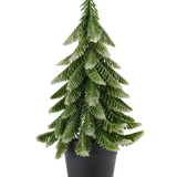 Kunstkerstboom mini Nordisk 28 cm, een compacte kunstkerstboom met groen naaldgebladerte bedekt met een laagje sneeuw, in een zwarte pot.