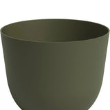 De Plantenbak Havanna Ø30cm x H25cm is een effen, mat olijfgroene bloempot met een gladde, ronde vorm zonder zichtbare decoraties of patronen.