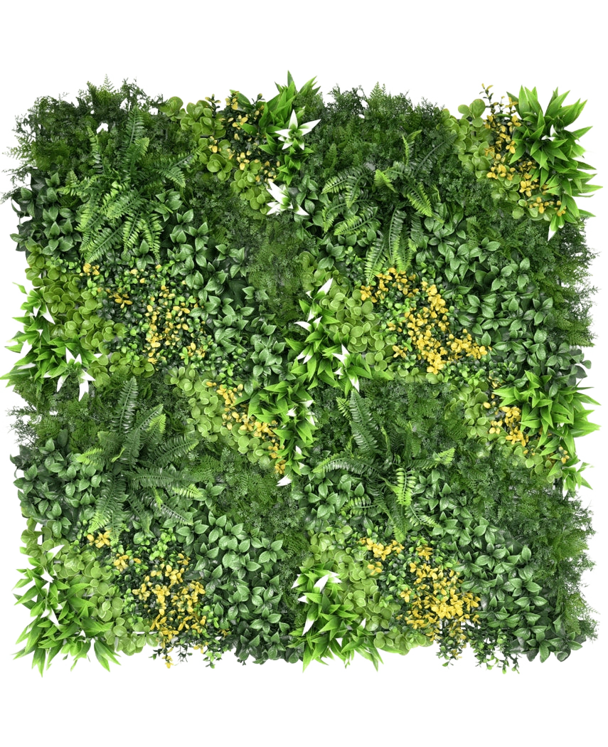 De Kunsthaag Limerence 100x100 cm UV is een vierkant verticaal tuinpaneel met dicht groen gebladerte en kleine gele bloemen, met gevarieerde bladvormen en texturen voor een weelderige, levendige look.