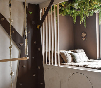 Een kinderkamer met onze Kunsthaag Lush Deco Deluxe