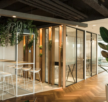 De beste kunstplanten voor op kantoor en werkruimtes