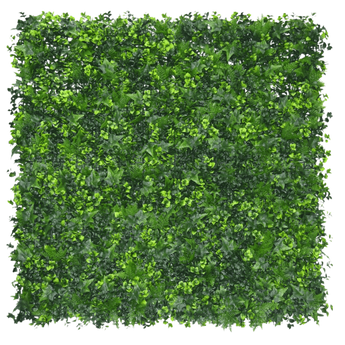 Een dicht, vierkant paneel van kunstmatige groene bladeren en gebladerte, die een levendige, weelderige haag vormen tegen een effen witte achtergrond.