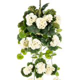 De Kunst hangplant Geranium 75 cm wit is een kunst hangplant met trossen witte bloemen en groene bladeren, verticaal tegen een effen witte achtergrond.