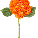 De Kunstbloem Charlotte hortensia Real Touch oranje 49 cm heeft een oranje hortensiabloem met realistische bloemblaadjes, groene bladeren en een lange steel, geïsoleerd op een witte achtergrond.