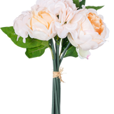 Een Kunstboeket mix bloemen Real Touch Champagne 30 cm heeft levensechte roze en perzikkleurige kunstbloemen met groene bladeren en lotusknoppen, gebonden met touw tegen een witte achtergrond.