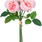 De Kunstrozenboeket "Carmen" Real Touch Pink 36 cm heeft lichtroze pioenrozen met groene bladeren, samengebonden met bruin touw.