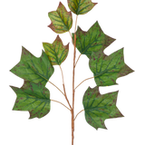 Een tak van Kunsttak Eikenblad 84 cm groen met verschillende grote, groene, eikvormige bladeren met bruinrode vlekken tegen een effen witte achtergrond.