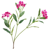 De Kunstbloem Catharanthus 68 cm paars heeft trossen levendige paarse bloemen en slanke groene bladeren op een witte achtergrond.