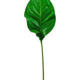 Het Kunstblad groen 90cm is een enkel, glanzend groen kunstblad met prominente nerven en een lange, slanke steel, geïsoleerd afgebeeld op een witte achtergrond.