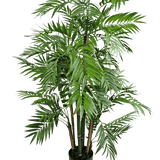 De Kunstplant Parlour 120 cm is een hoge palm in pot met lange, slanke groene bladeren en verschillende bruine stelen, afgebeeld tegen een effen witte achtergrond.