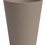 De Plantenbak Porto Ø40cm x H50cm is een effen, cilindervormige taupe plantenbak met een glad oppervlak en licht uitlopende bovenkant, tegen een witte achtergrond.
