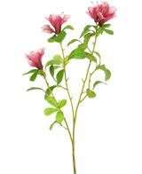 De Kunstbloem Rododendron Azalea 73 cm fuchsia heeft een enkele steel met drie fuchsia bloemen en groene bladeren, geïsoleerd op een witte achtergrond.