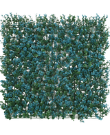 De Kunsthaag Buxus blauw 50x50 cm UV heeft dicht, kunstmatig groen en blauw buxus gebladerte in een vierkant paneel, waardoor een gestructureerd, levendig raster ontstaat dat lijkt op een weelderige bladerwand. UV-bestendig voor blijvende kleur tegen een witte achtergrond.