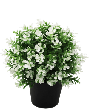 De Kunstplant Klavertje vier wit UV 22 cm heeft dichte groene bladeren en veel kleine witte bloemen in een eenvoudige zwarte pot, tegen een effen witte achtergrond.