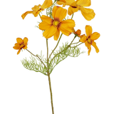 De Kunstbloem Cosmos 74 cm oranje heeft meerdere levendige oranje bloemen en delicate groene bladeren, die een levendige kunstbloemen flair toevoegen aan elke ruimte - perfect voor bloemen in huis decoratie, vooral tegen een witte achtergrond.