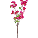 De Kunstbloem Bougainvillea 120 cm roze heeft een enkele tak met meerdere trossen felroze bloemen en groene bladeren op een slanke bruine steel, tegen een witte achtergrond.