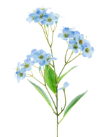 Een enkele groene stengel van de Kunstbloem Orchidee Real Touch Blauw 50 cm met meerdere trossen tere, lichtblauwe bloemen en groene bladeren, geïsoleerd op een witte achtergrond.
