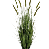 De Kunstgras Cattail Uiengraspot 120cm brandvertragend is een siergras in pot met lange, dunne groene sprieten en meerdere hoge, rechtopstaande zaadhoofden, tegen een effen witte achtergrond.