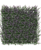 De Kunsthaag Buxus paars 50x50 cm UV is een vierkant paneel met dichte kunstgroene bladeren en trosjes kleine paarse bloemen, waardoor een weelderige decoratieve bladermat ontstaat.